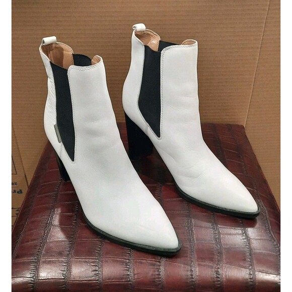 Calvin Klein Yoanna Block Heel Ankle Boots White/Black Dressy Booties Sz 9 XLNT - Picture 1 of 7